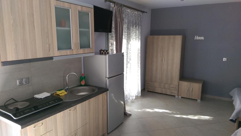 Aimilias Family Apartments Неа-Врасна Екстер'єр фото